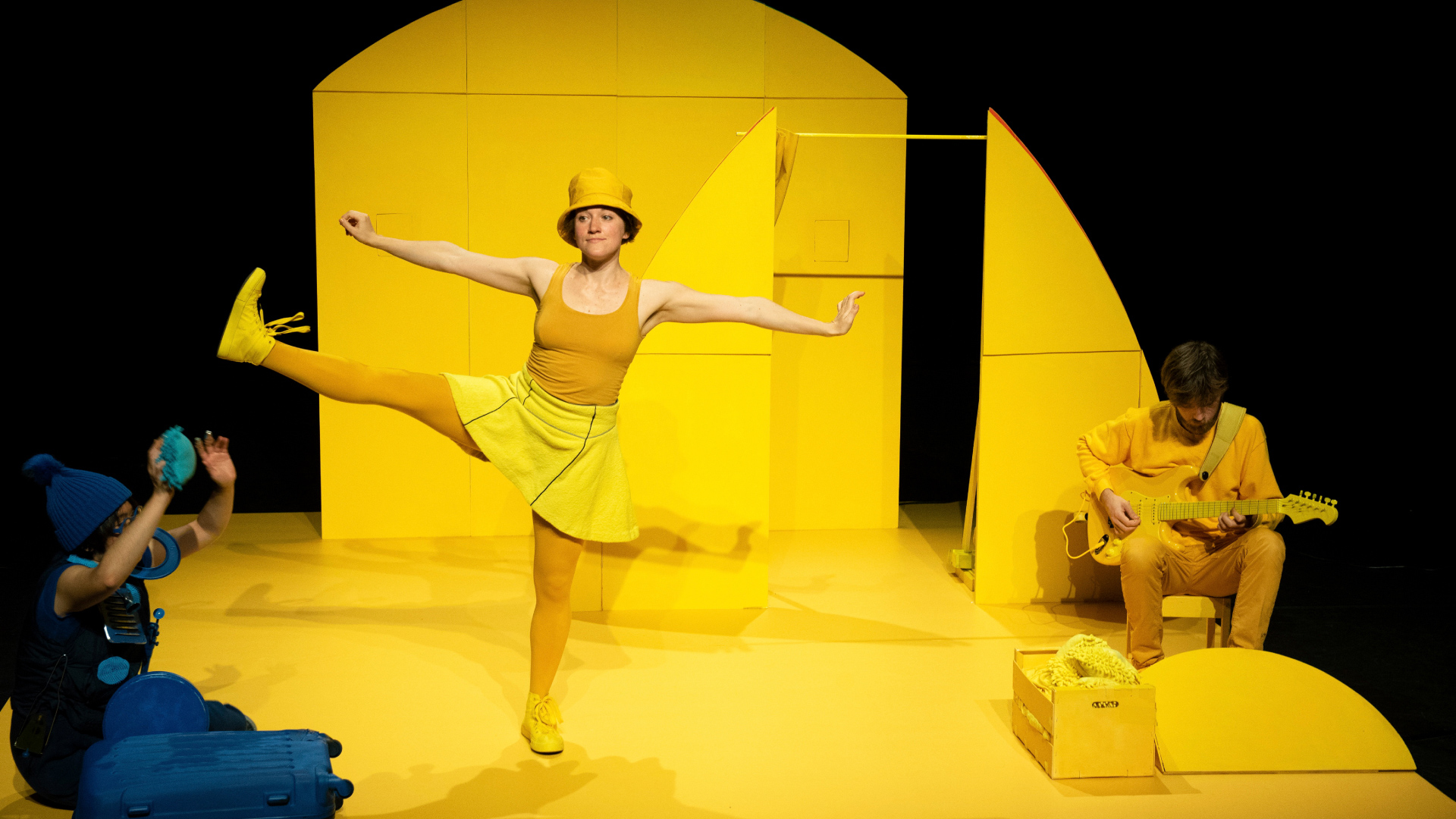 YELLOW